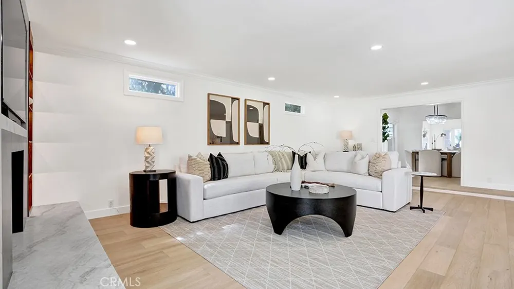 2747 E Ocean Boulevard Long Beach, CA 90803