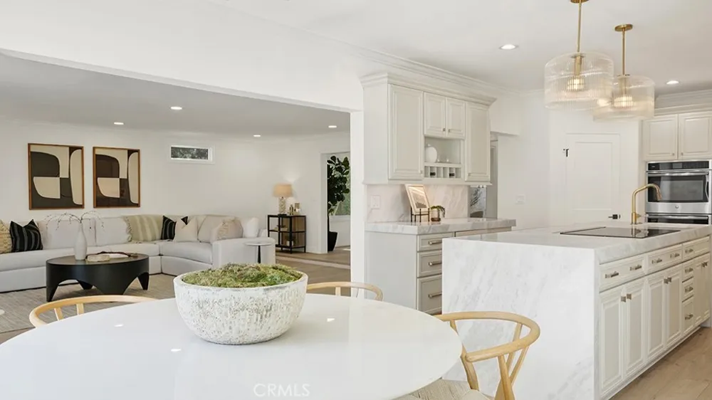 2747 E Ocean Boulevard Long Beach, CA 90803
