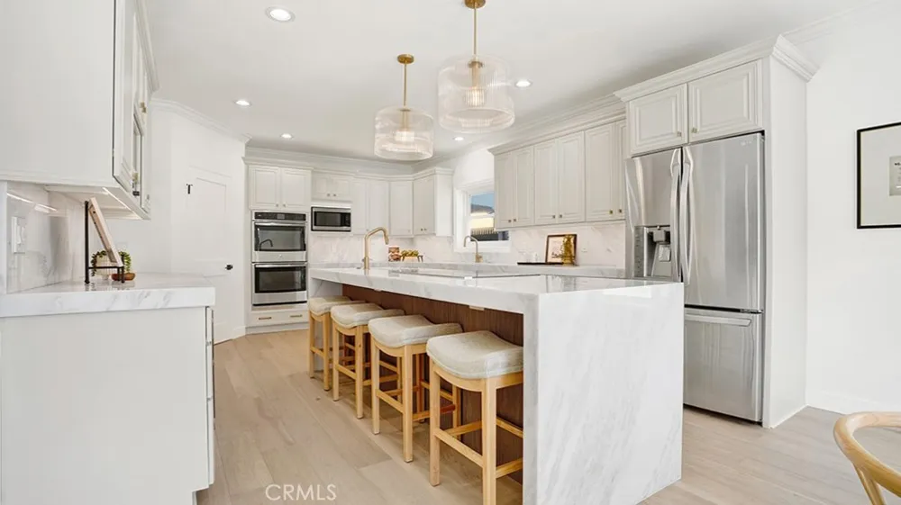 2747 E Ocean Boulevard Long Beach, CA 90803