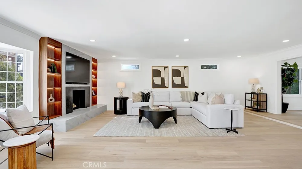 2747 E Ocean Boulevard Long Beach, CA 90803