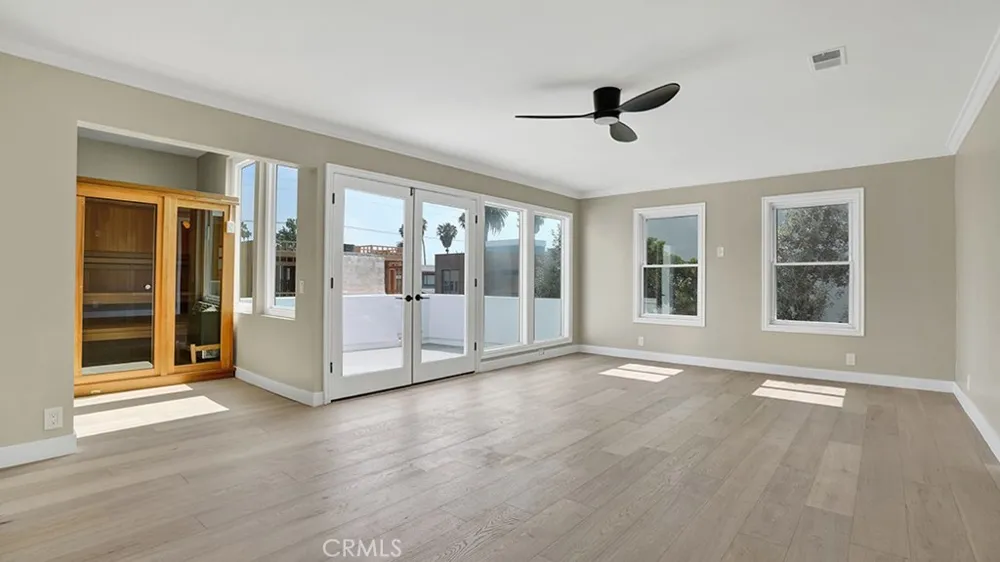 2747 E Ocean Boulevard Long Beach, CA 90803