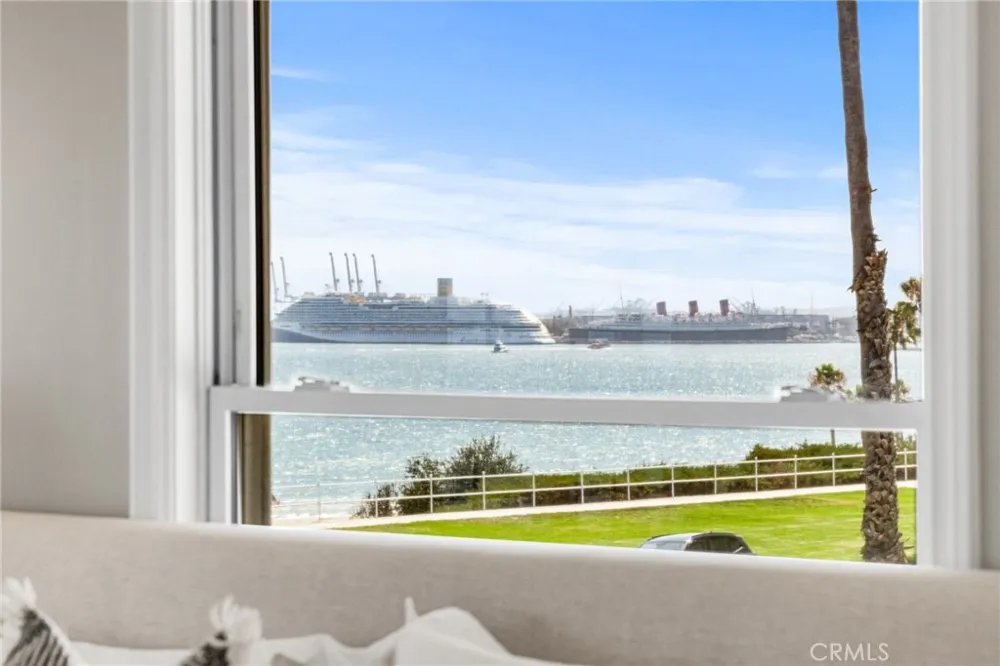 2747 E Ocean Boulevard Long Beach, CA 90803