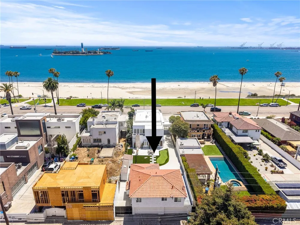 2747 E Ocean Boulevard Long Beach, CA 90803