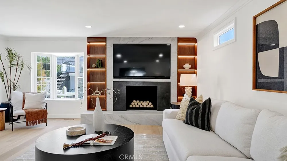 2747 E Ocean Boulevard Long Beach, CA 90803