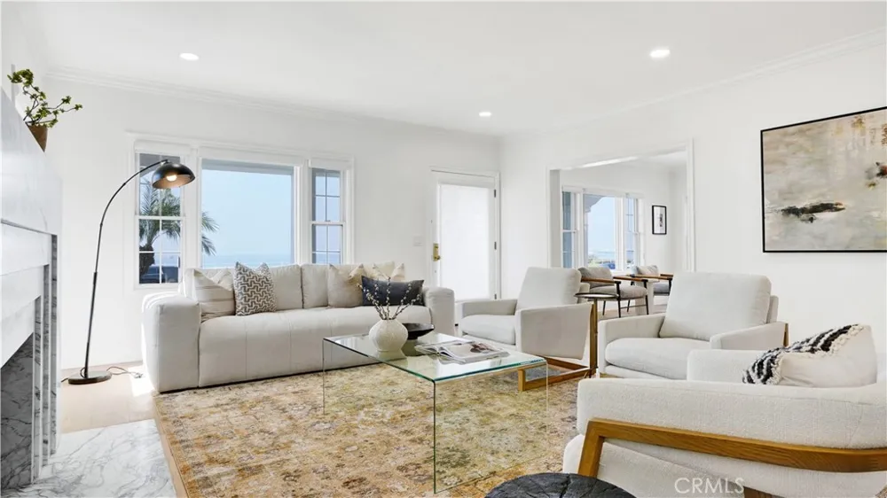 2747 E Ocean Boulevard Long Beach, CA 90803