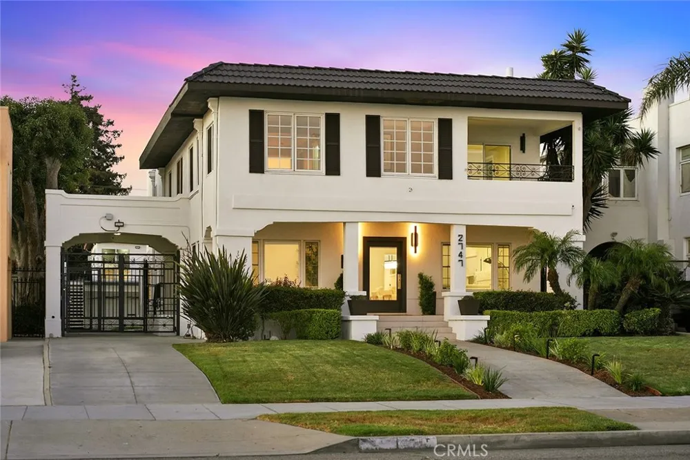 2747 E Ocean Boulevard Long Beach, CA 90803