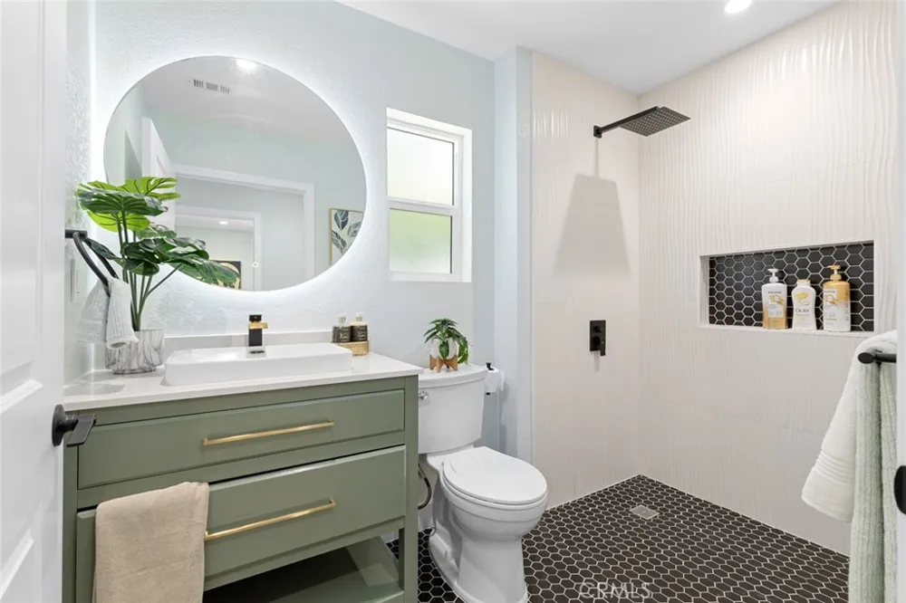 22465 Melida Mission Viejo, CA 92691