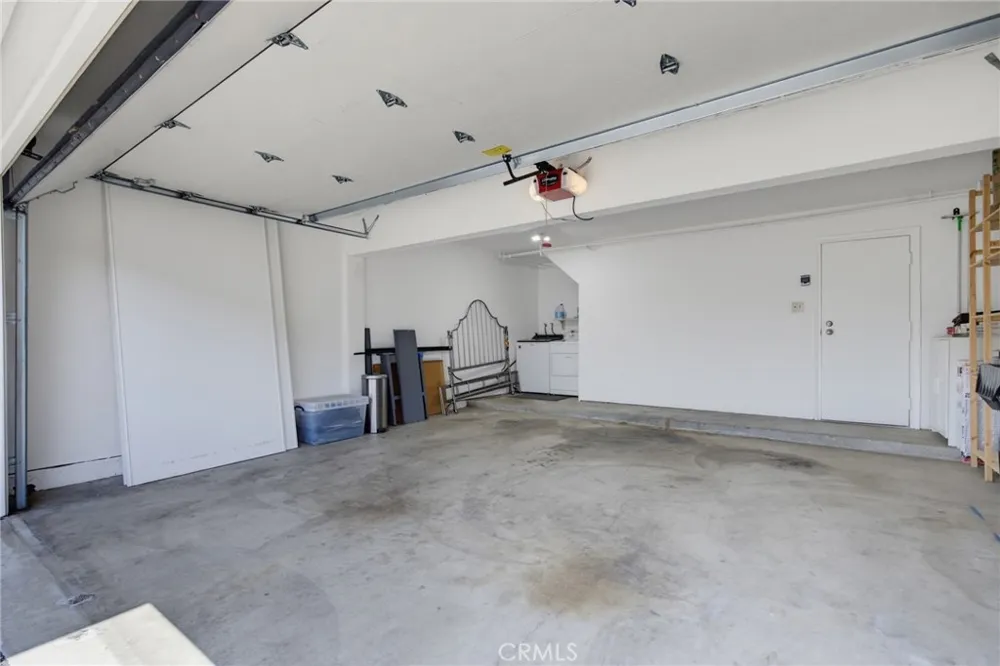 10740 Woodley Avenue #3 Granada Hills, CA 91344