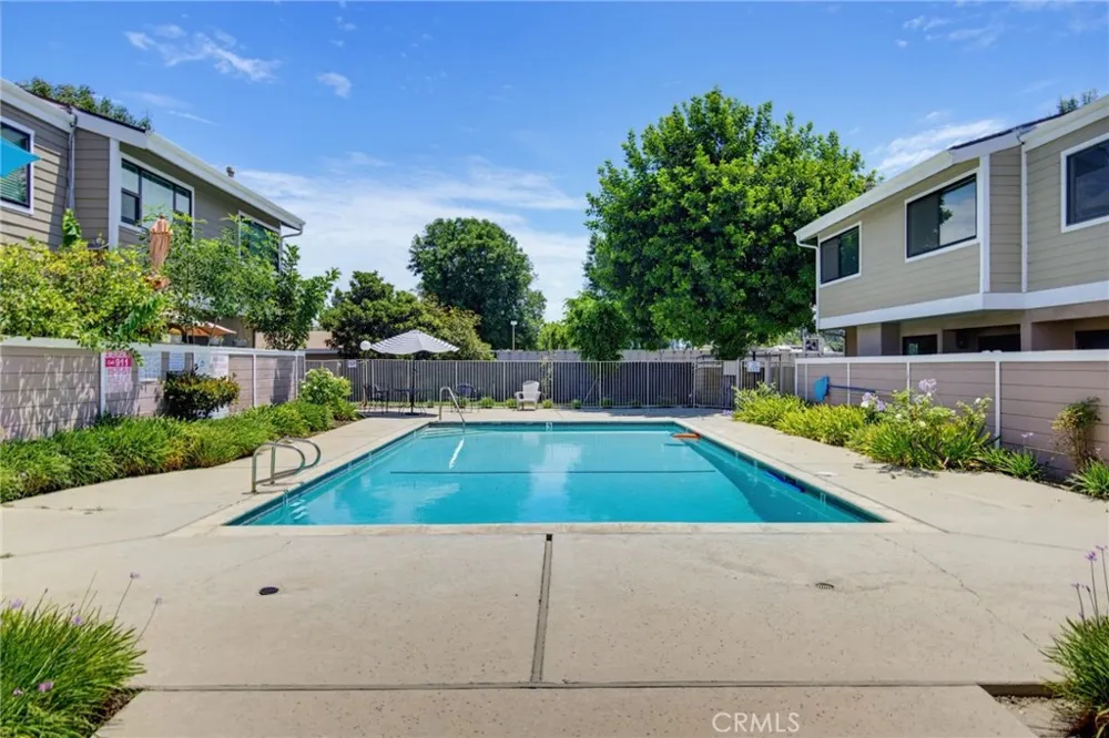 10740 Woodley Avenue #3 Granada Hills, CA 91344