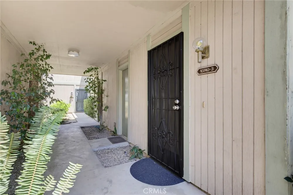 10740 Woodley Avenue #3 Granada Hills, CA 91344