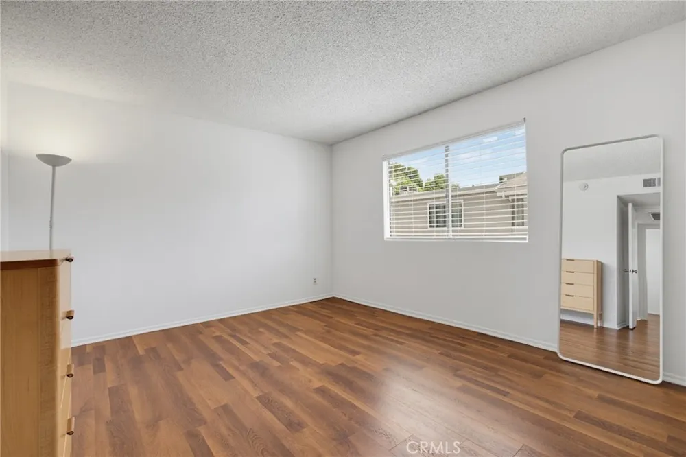 10740 Woodley Avenue #3 Granada Hills, CA 91344