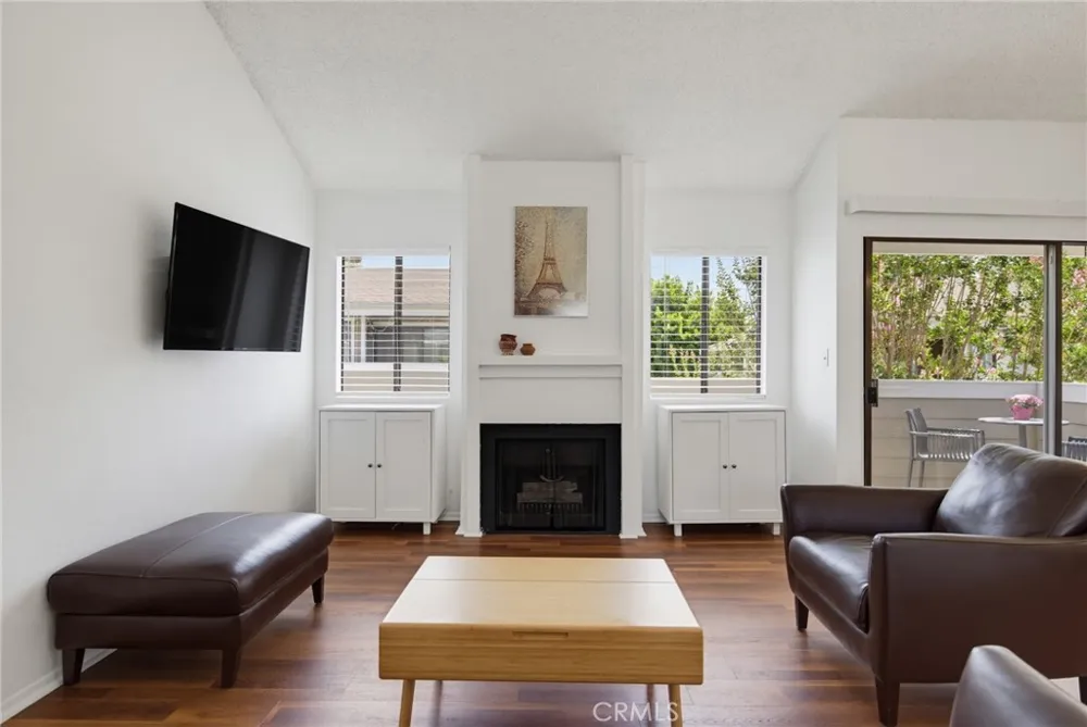 10740 Woodley Avenue #3 Granada Hills, CA 91344
