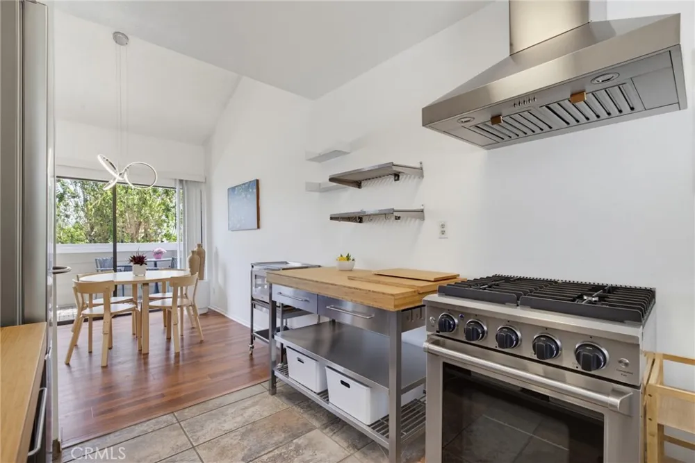 10740 Woodley Avenue #3 Granada Hills, CA 91344