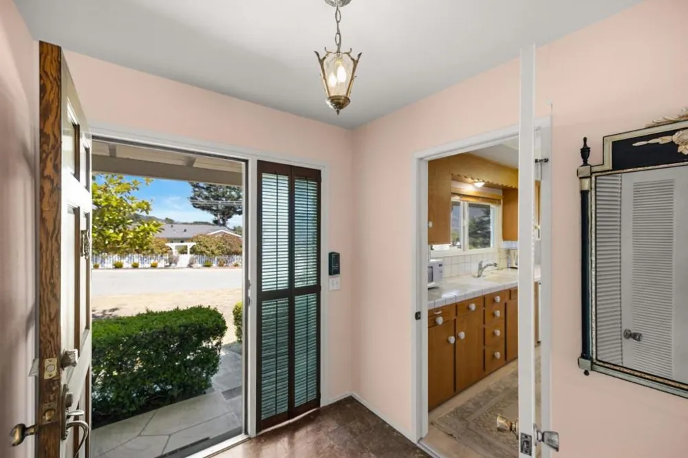 25990 S Carmel Hills Drive Carmel, CA 93923