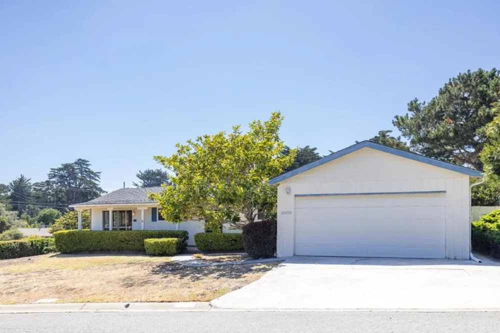 25990 S Carmel Hills Drive Carmel, CA 93923