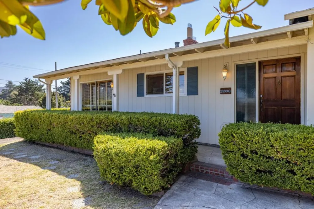 25990 S Carmel Hills Drive Carmel, CA 93923