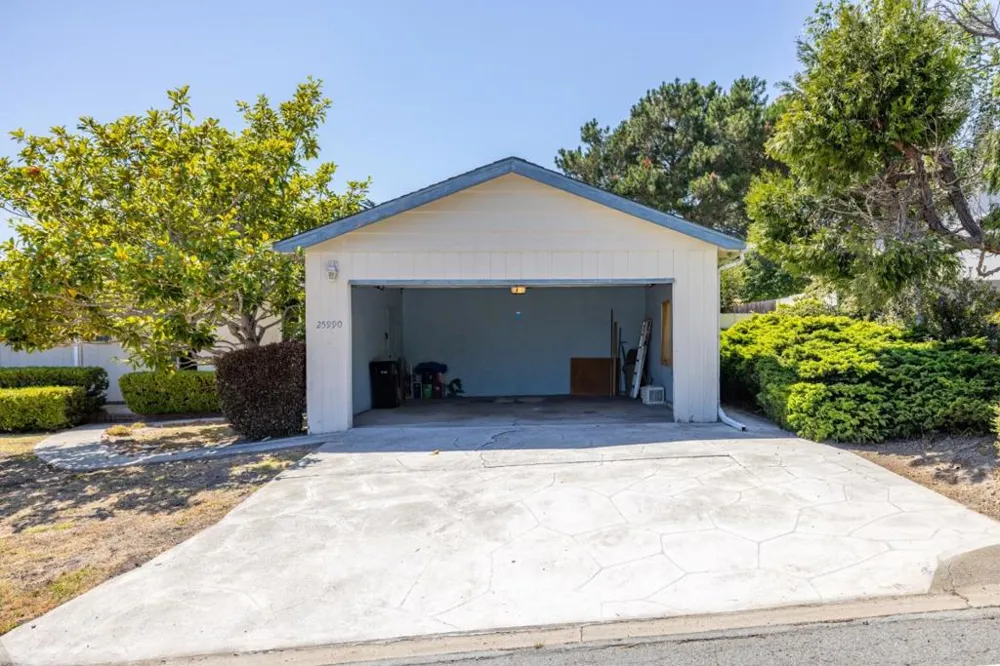25990 S Carmel Hills Drive Carmel, CA 93923