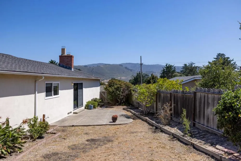 25990 S Carmel Hills Drive Carmel, CA 93923
