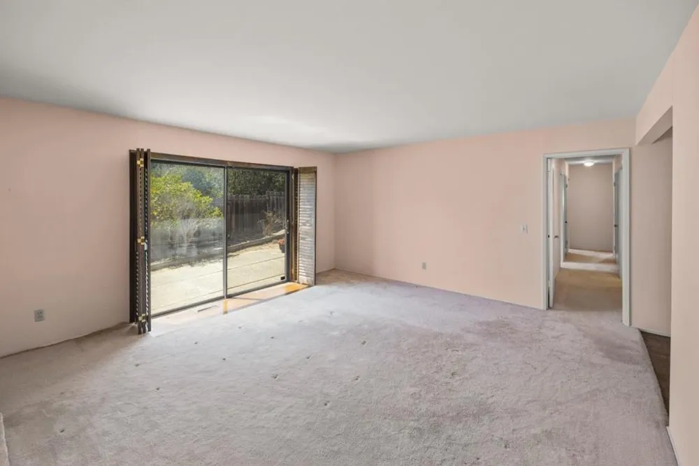 25990 S Carmel Hills Drive Carmel, CA 93923