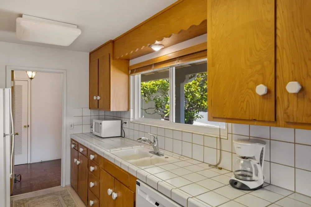 25990 S Carmel Hills Drive Carmel, CA 93923