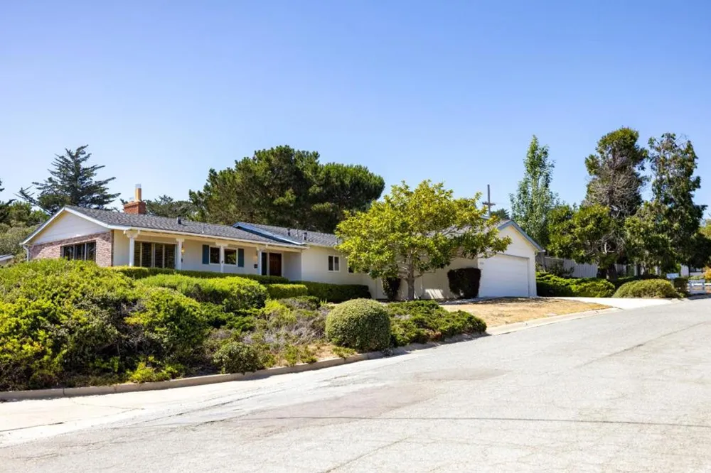 25990 S Carmel Hills Drive Carmel, CA 93923