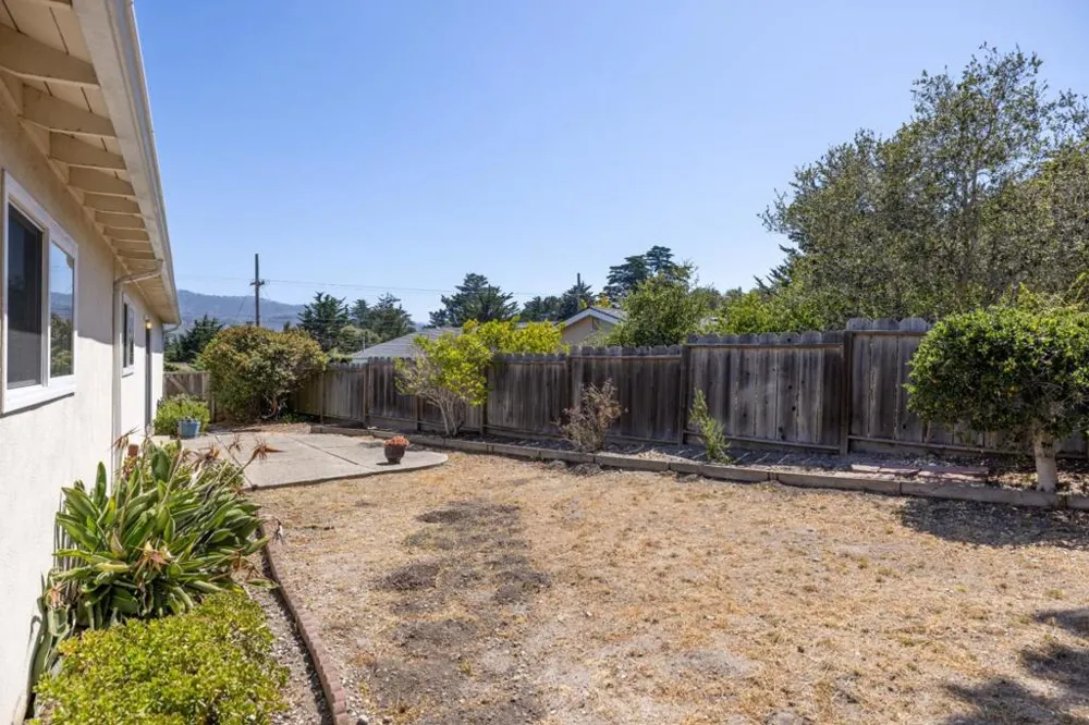 25990 S Carmel Hills Drive Carmel, CA 93923