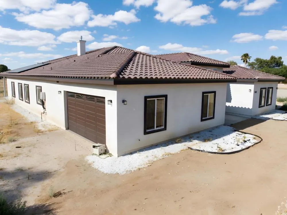 1805 W Columbia Way Lancaster, CA 93534