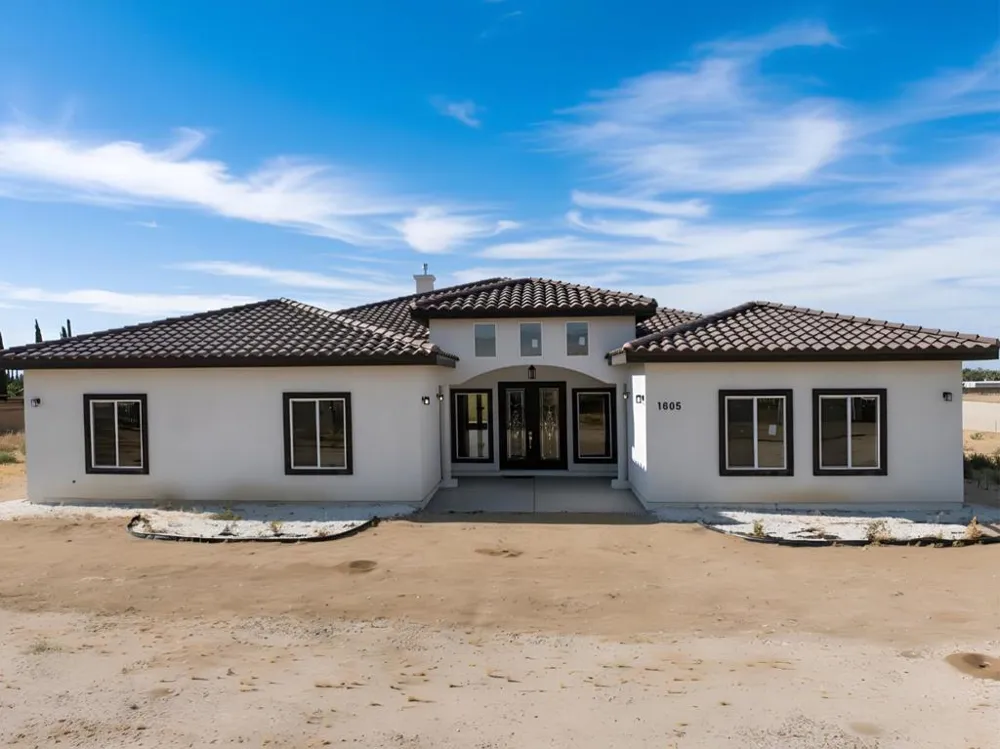 1805 W Columbia Way Lancaster, CA 93534