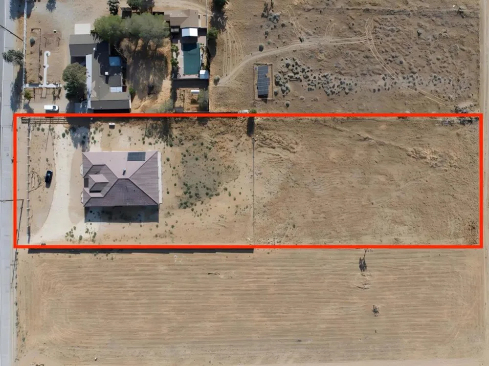 1805 W Columbia Way Lancaster, CA 93534