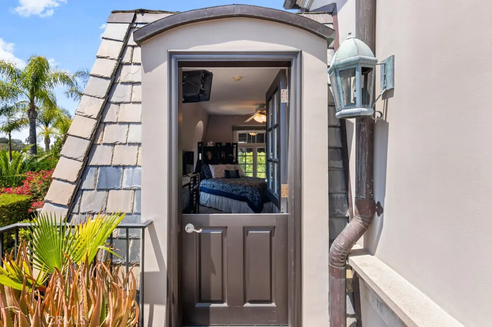 27532 Boothill Court Laguna Hills, CA 92653