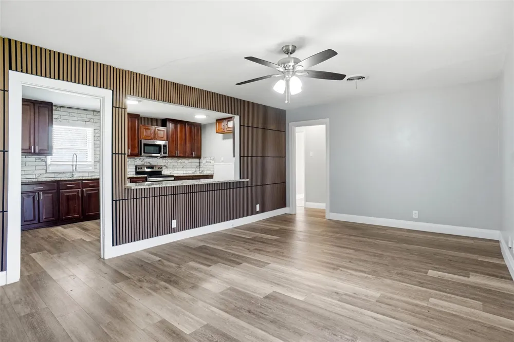 705 Vine Street Euless, TX 76040