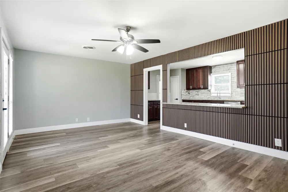 705 Vine Street Euless, TX 76040