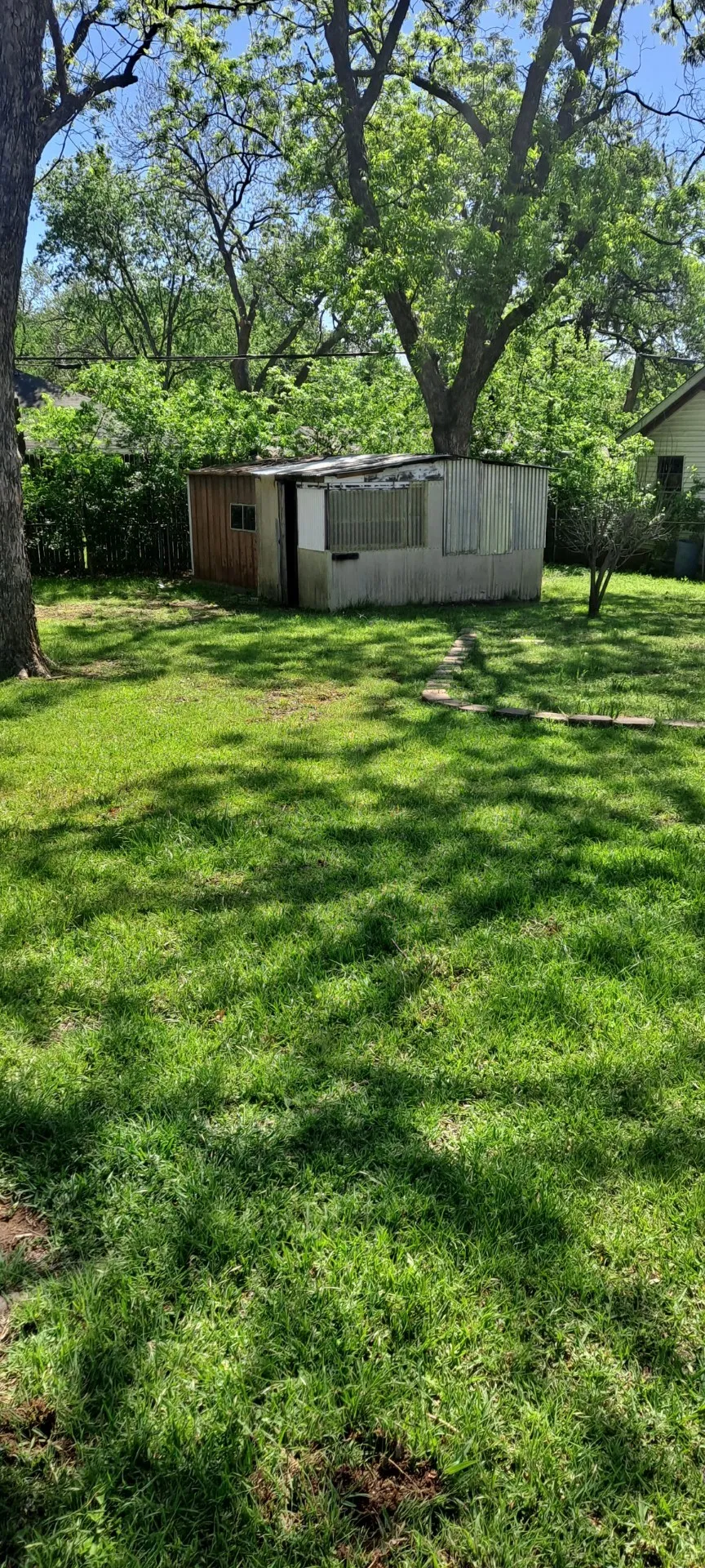 705 Vine Street Euless, TX 76040