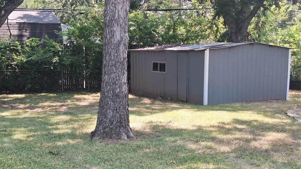 705 Vine Street Euless, TX 76040