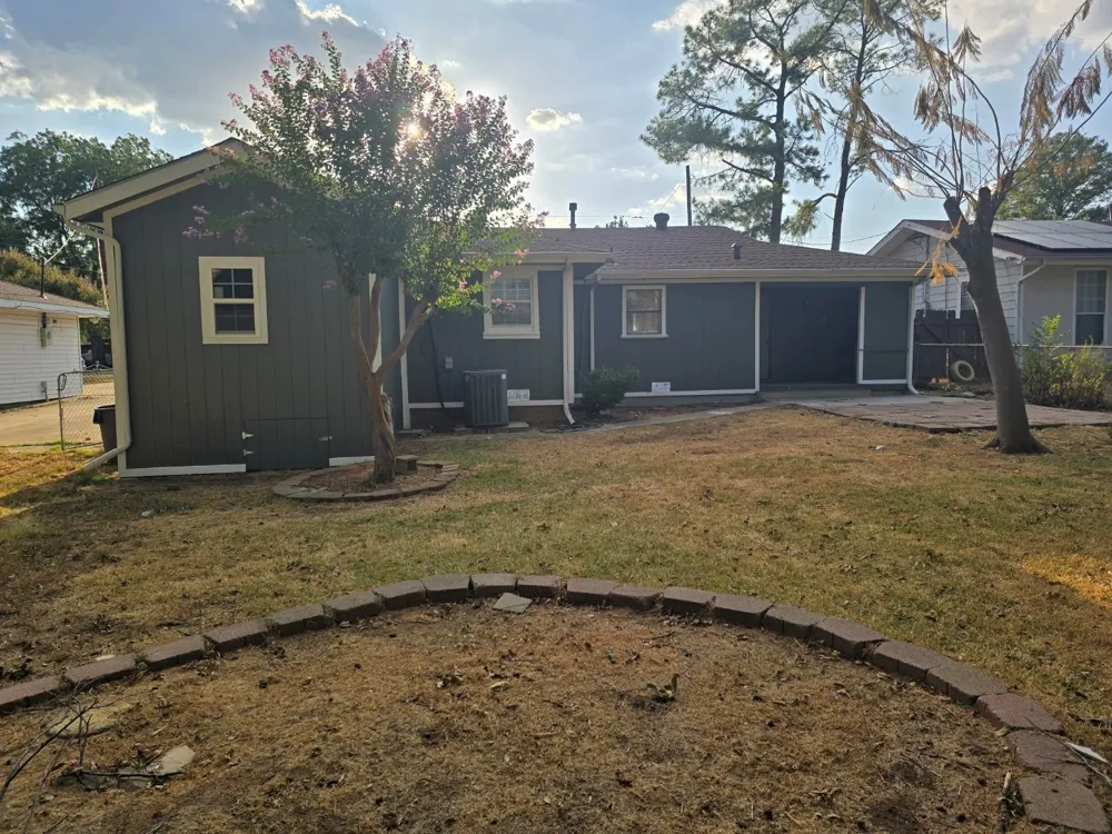 705 Vine Street Euless, TX 76040