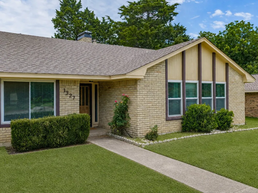 1327 Big Stone Gap Road Duncanville, TX 75137