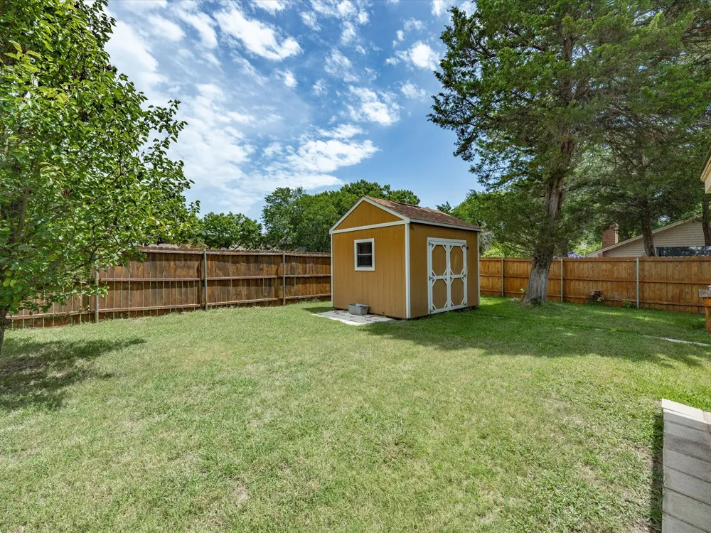 1327 Big Stone Gap Road Duncanville, TX 75137