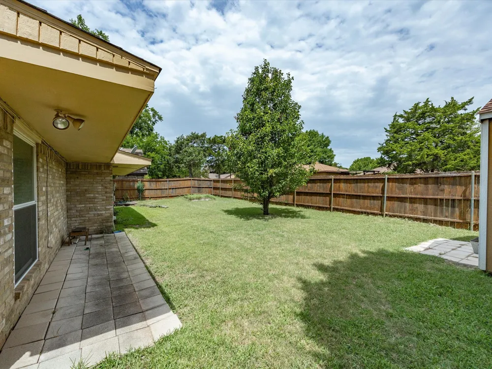 1327 Big Stone Gap Road Duncanville, TX 75137