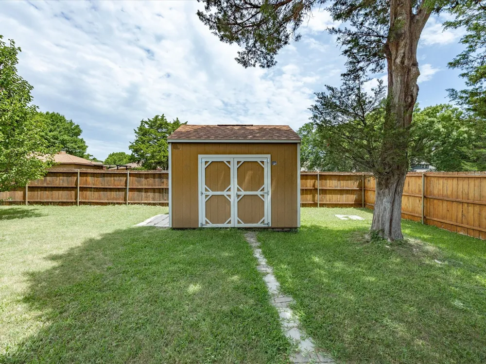 1327 Big Stone Gap Road Duncanville, TX 75137