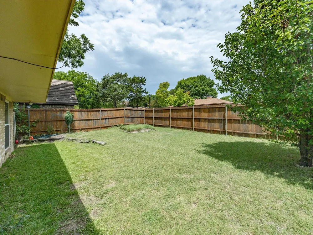 1327 Big Stone Gap Road Duncanville, TX 75137