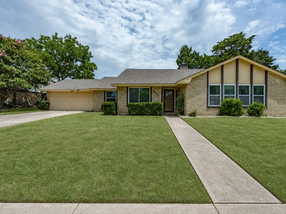 1327 Big Stone Gap Road Duncanville, TX 75137