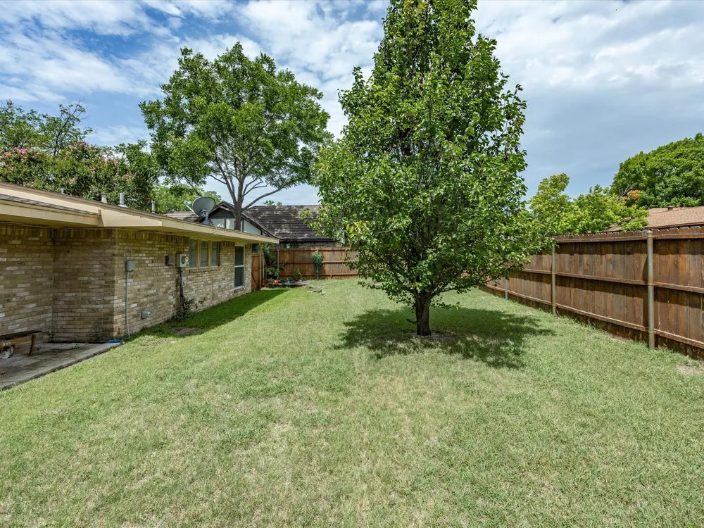 1327 Big Stone Gap Road Duncanville, TX 75137