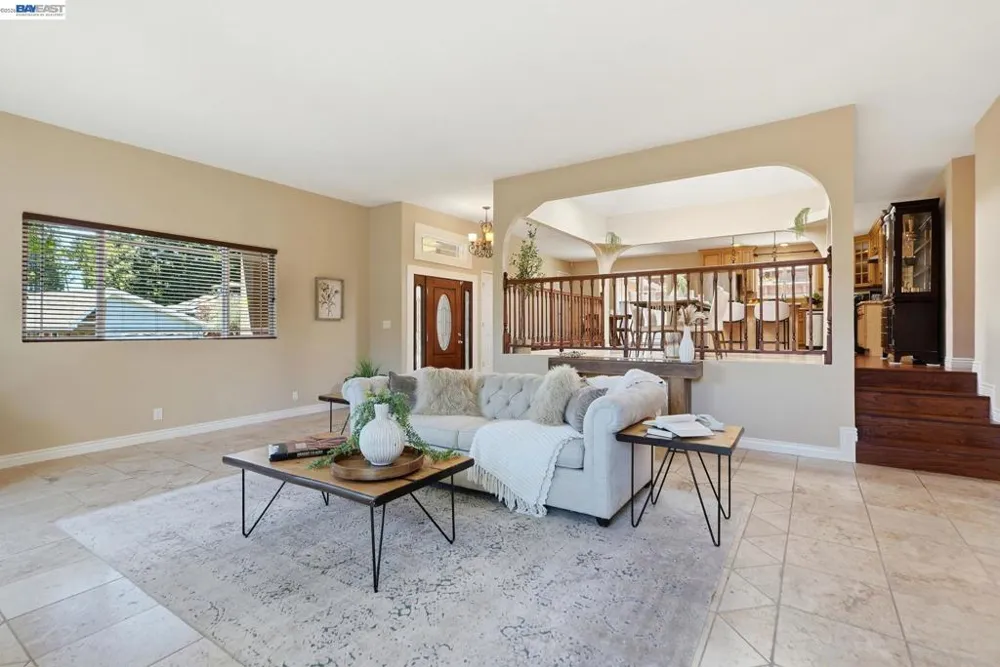 210 Amend Ct El Sobrante, CA 94803