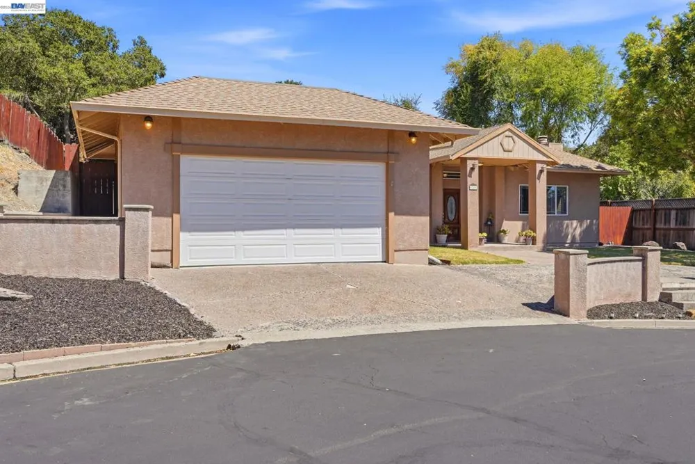 210 Amend Ct El Sobrante, CA 94803