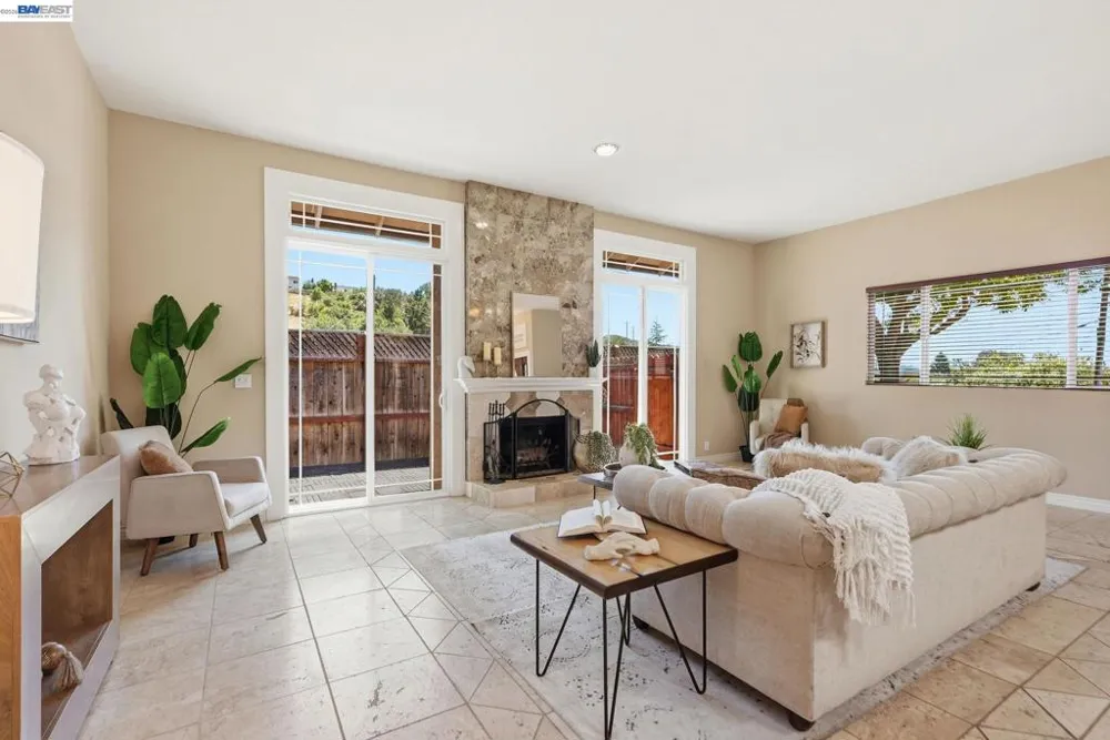 210 Amend Ct El Sobrante, CA 94803