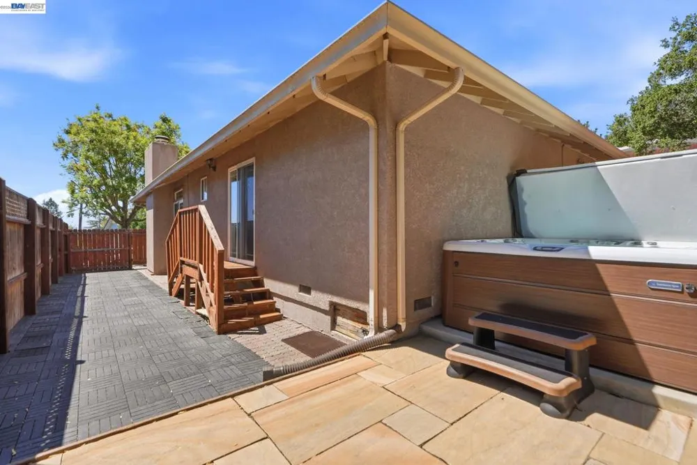 210 Amend Ct El Sobrante, CA 94803