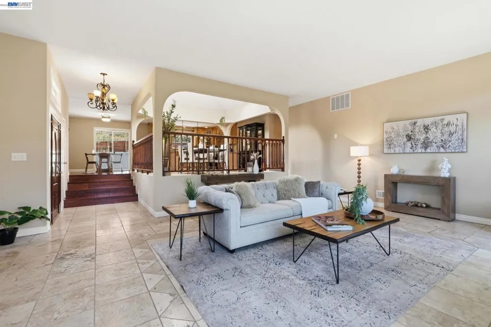 210 Amend Ct El Sobrante, CA 94803