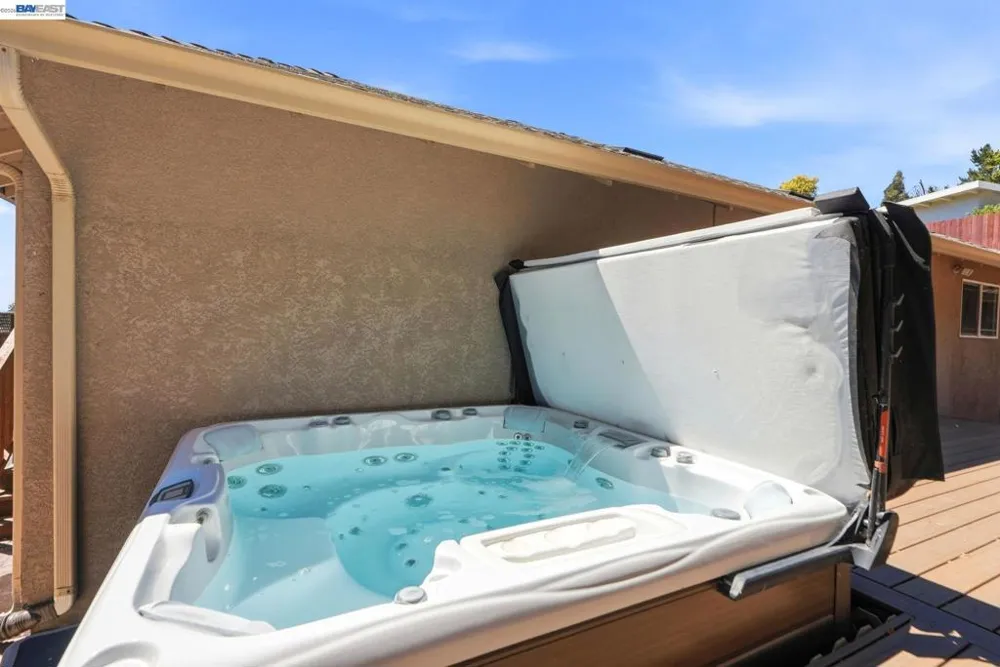 210 Amend Ct El Sobrante, CA 94803