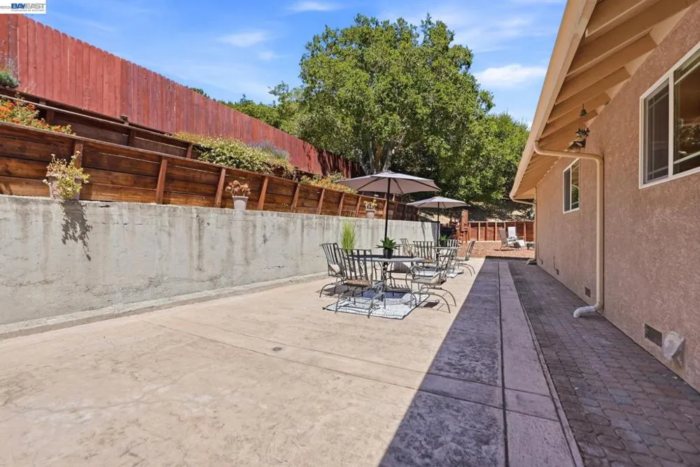 210 Amend Ct El Sobrante, CA 94803