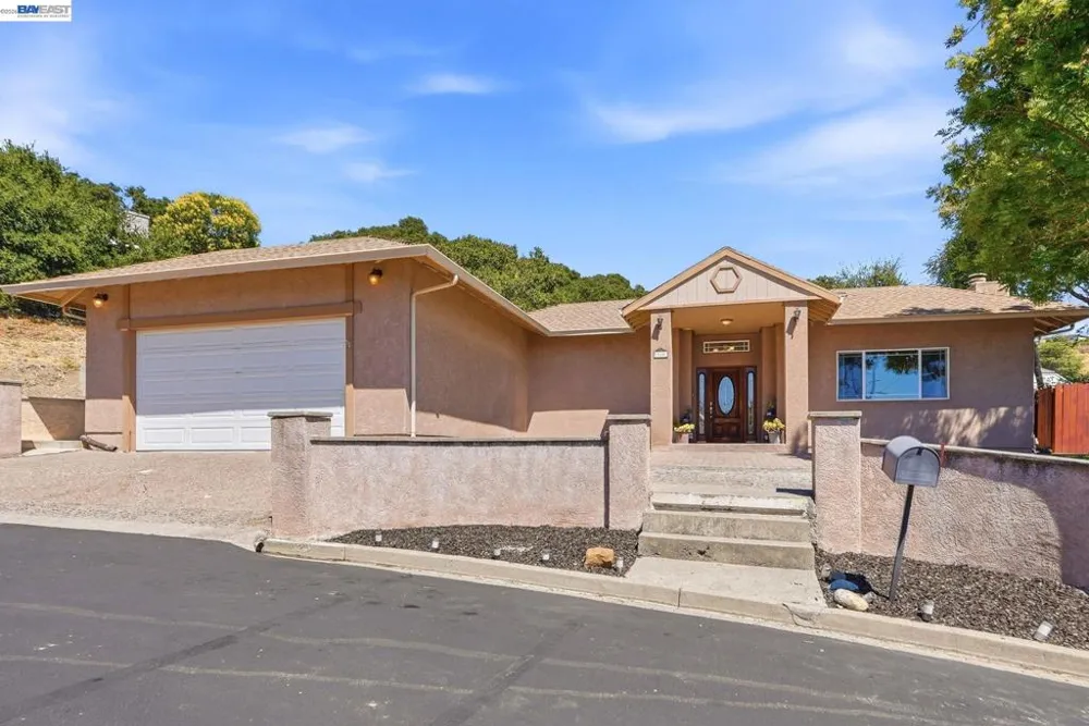 210 Amend Ct El Sobrante, CA 94803